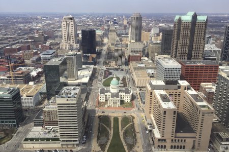 Een mooi uitzicht op Saint Louis vanuit de Arch